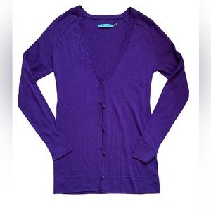 In great condition Alice & Oliva cárdigan color purple